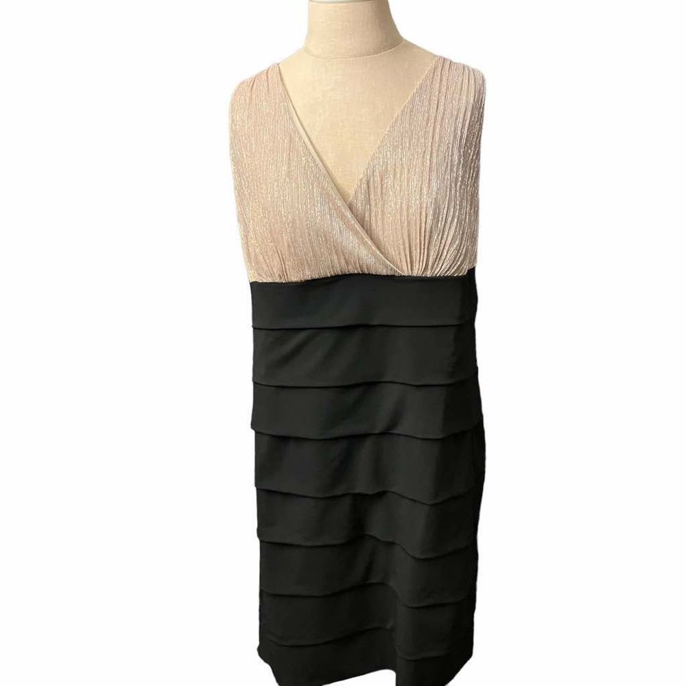 EnFocus Woman presents this gorgeous gold & black cocktail dress / SZ: 14W